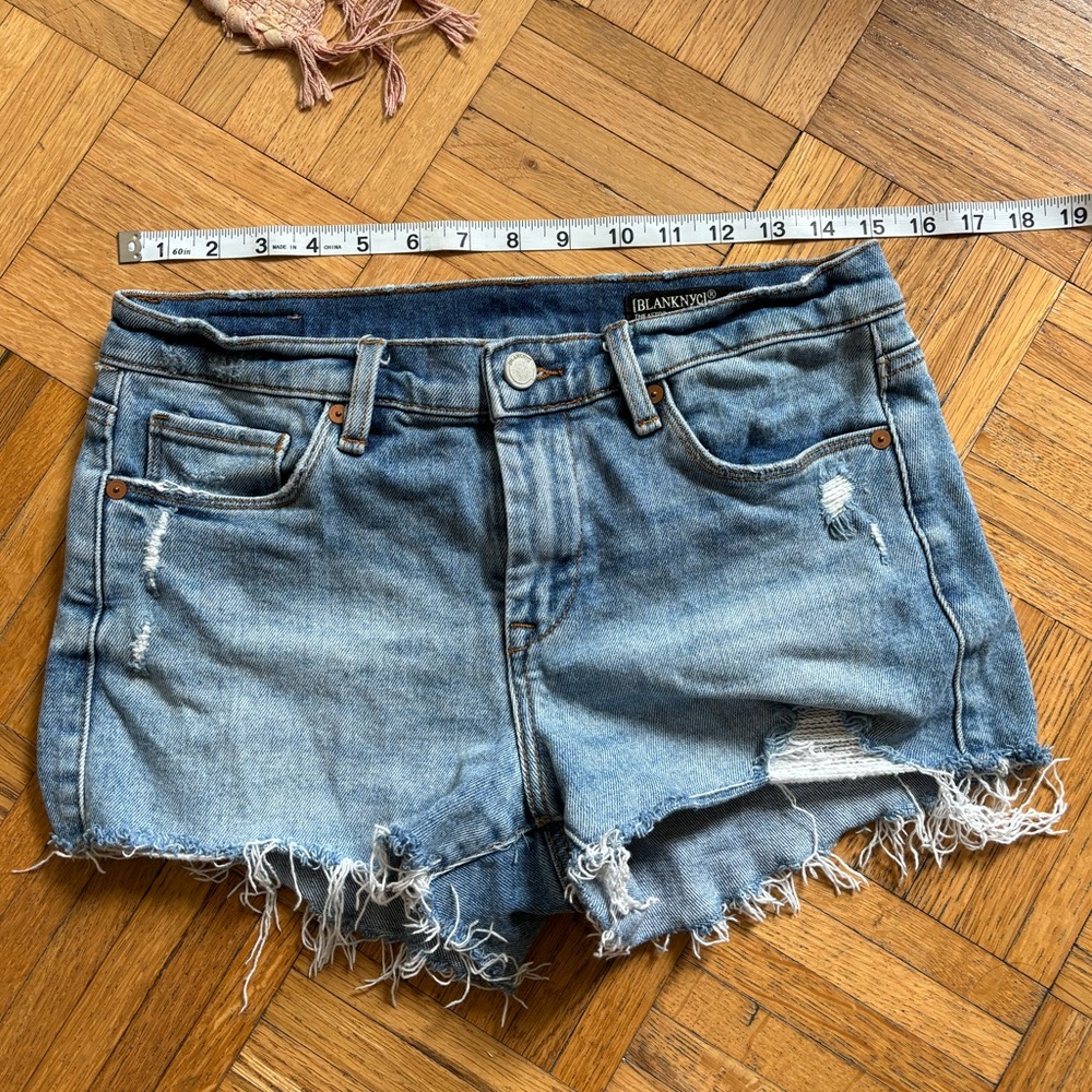 BlankNYC The Astor Cut Off Short - size 27